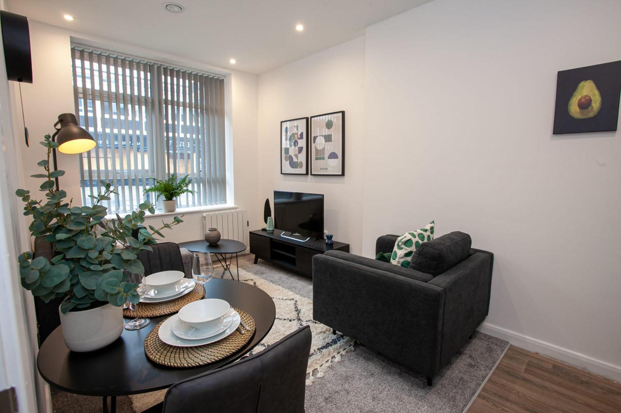 Modern 2 Bedroom Apartment In Bolton Bagian luar foto